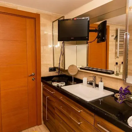 Stylish Triplex 15min To Taksim Vakantiehuis